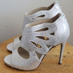 Betsey Johnson Womans Jeweled Open Toe Cut Out Heels